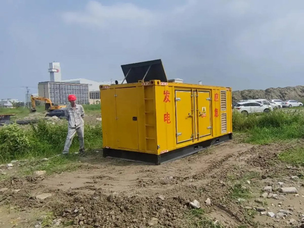 育才镇200KW柴油发电机机组每小时的油耗量受哪些因素影响?